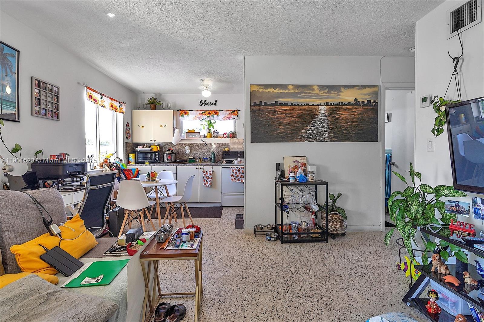 Ver detalles   /   sq. ft. $ 2025-10-23 0 foto