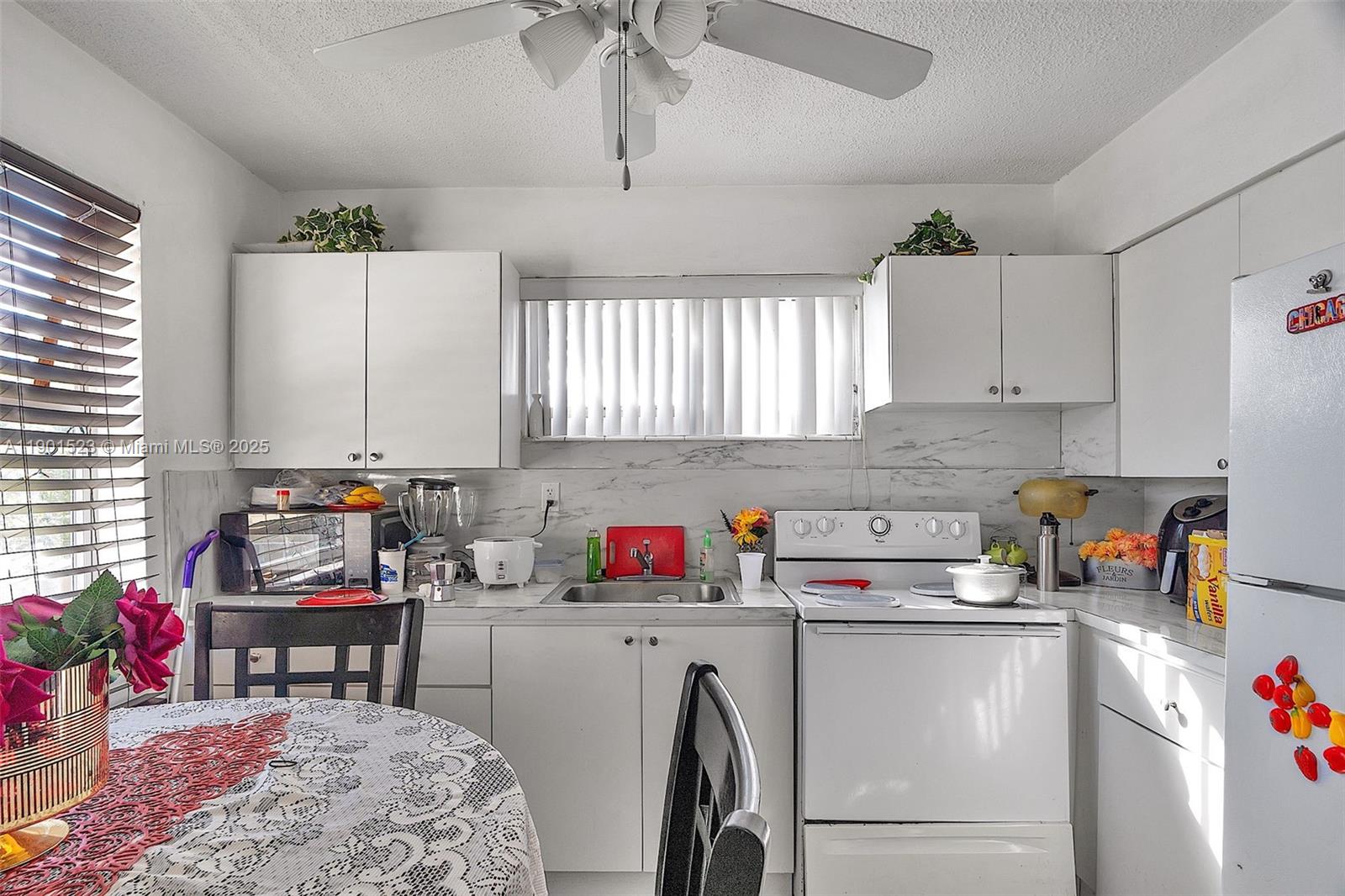 Ver detalles   /   sq. ft. $ 2025-10-23 0 foto