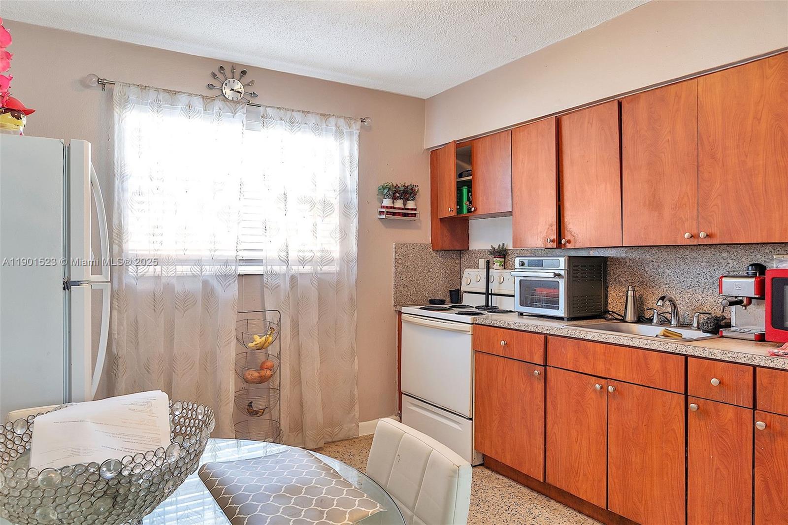 Ver detalles   /   sq. ft. $ 2025-10-23 0 foto