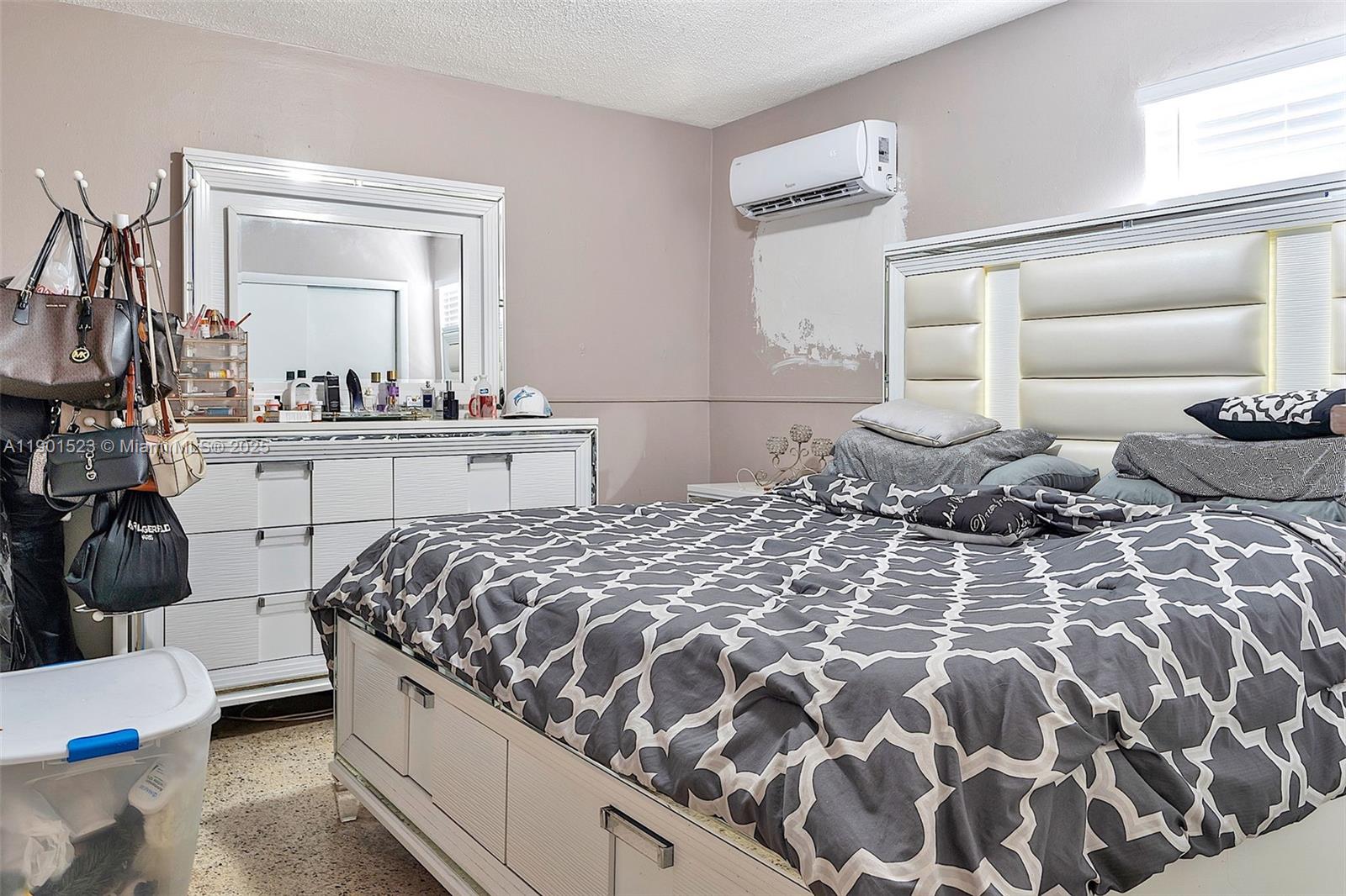 Ver detalles   /   sq. ft. $ 2025-10-23 0 foto