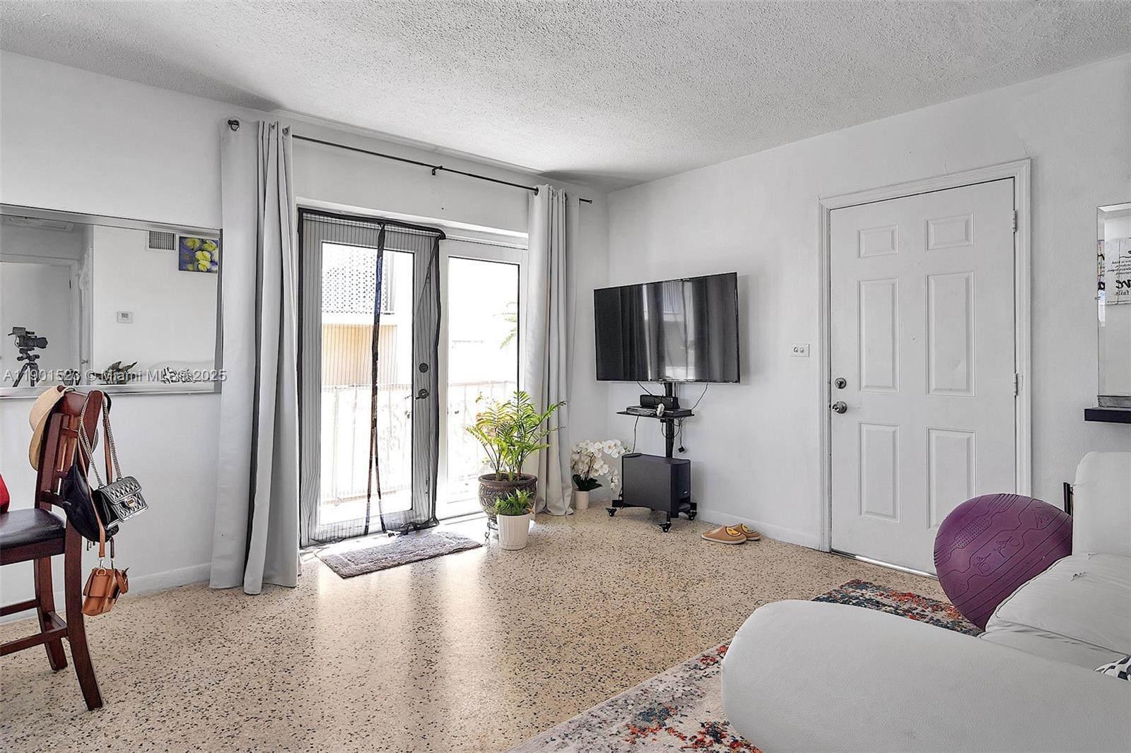 Ver detalles   /   sq. ft. $ 2025-10-23 0 foto