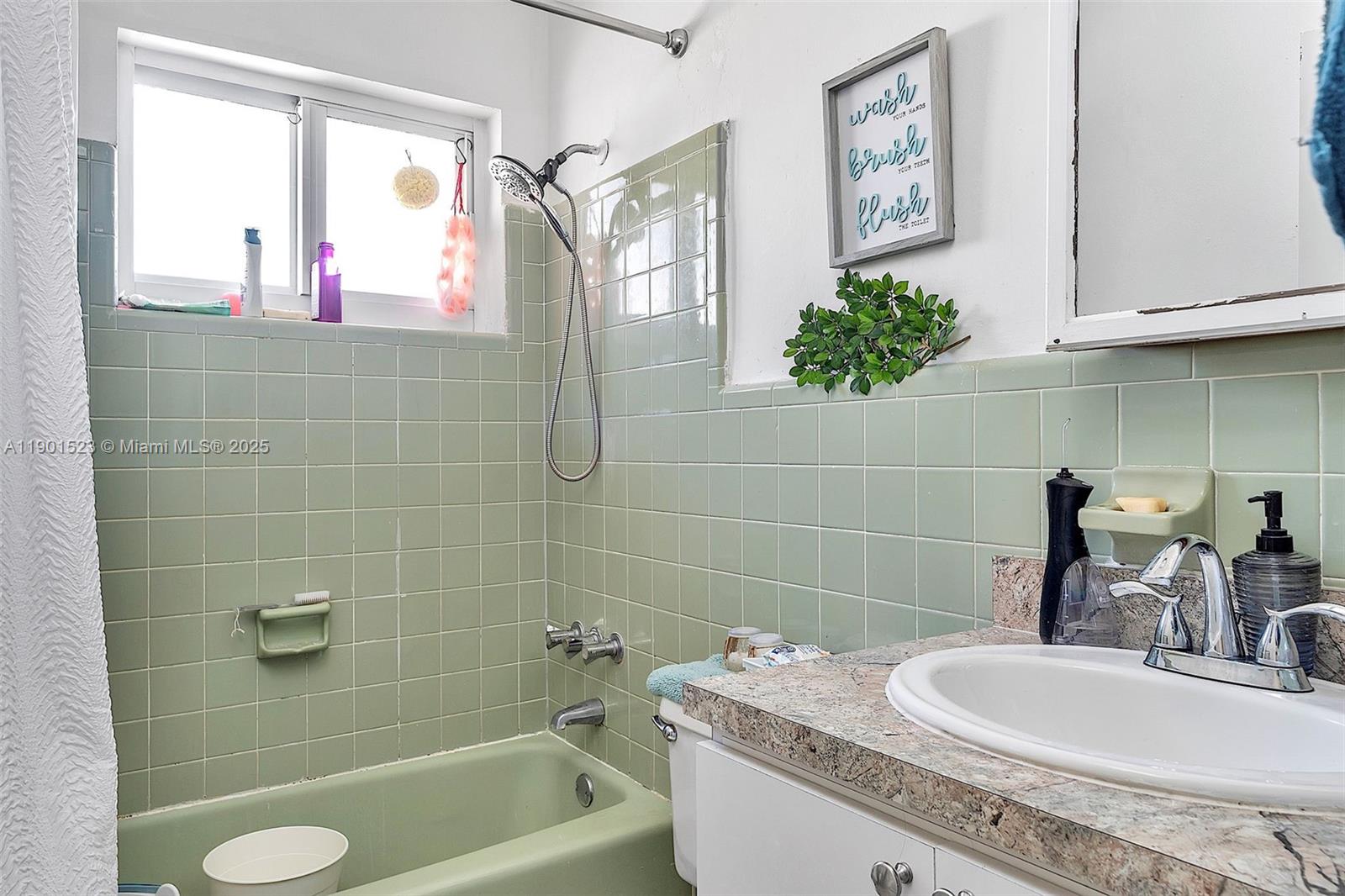 Ver detalles   /   sq. ft. $ 2025-10-23 0 foto