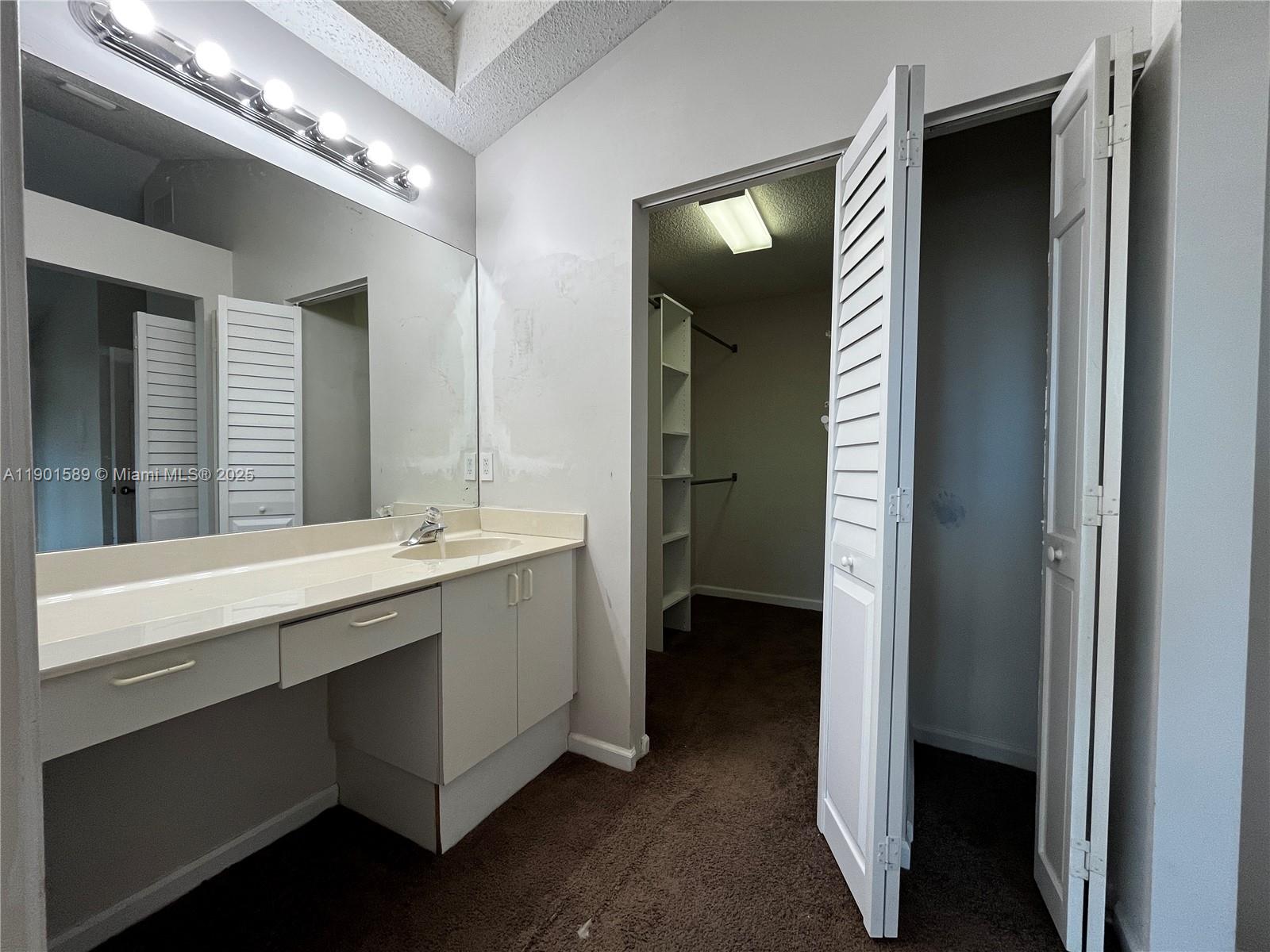 See details 8079 2 / 3 1829 sq. ft. $ 2025-10-23 0 Photo