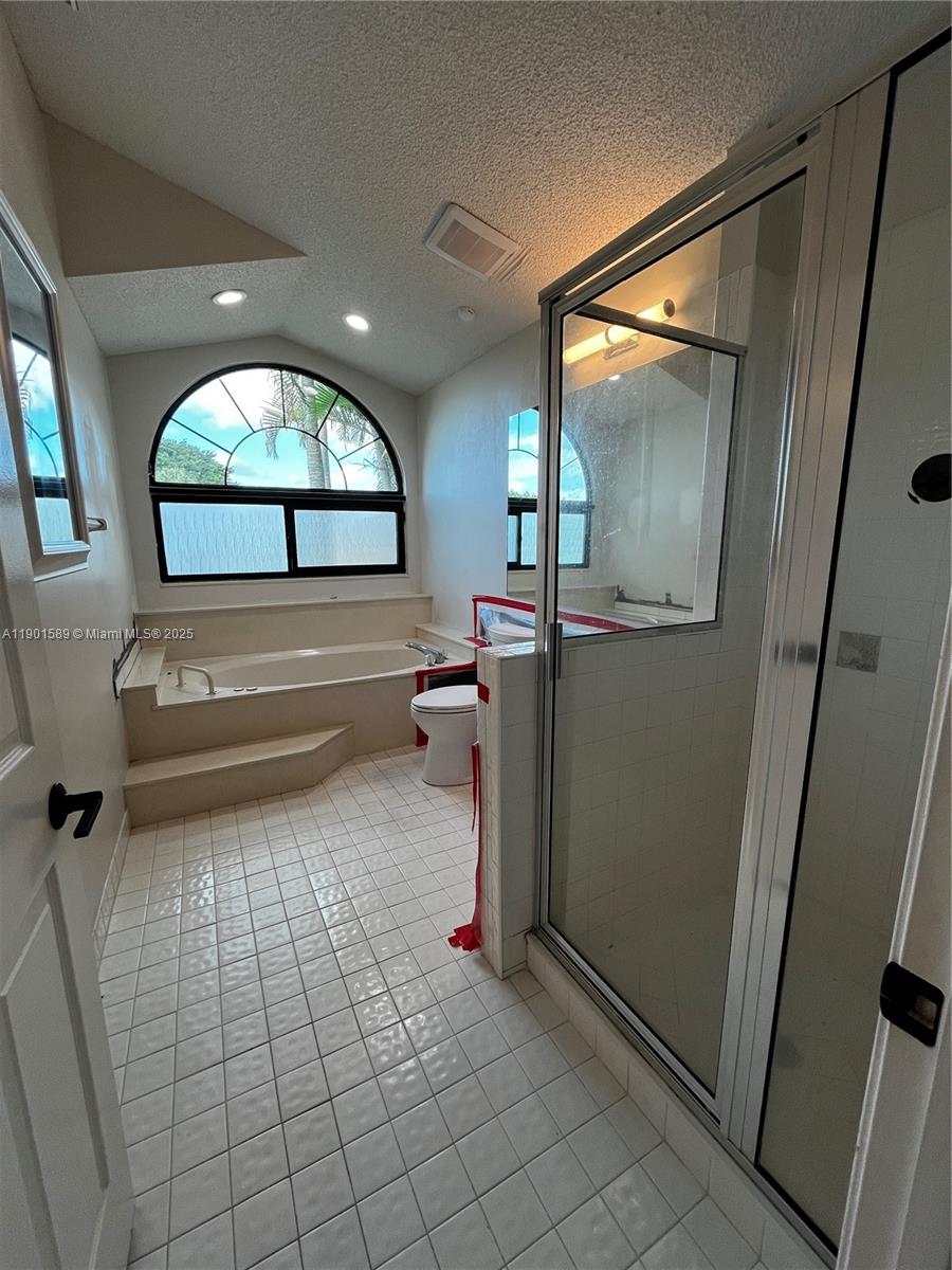 See details 8079 2 / 3 1829 sq. ft. $ 2025-10-23 0 Photo