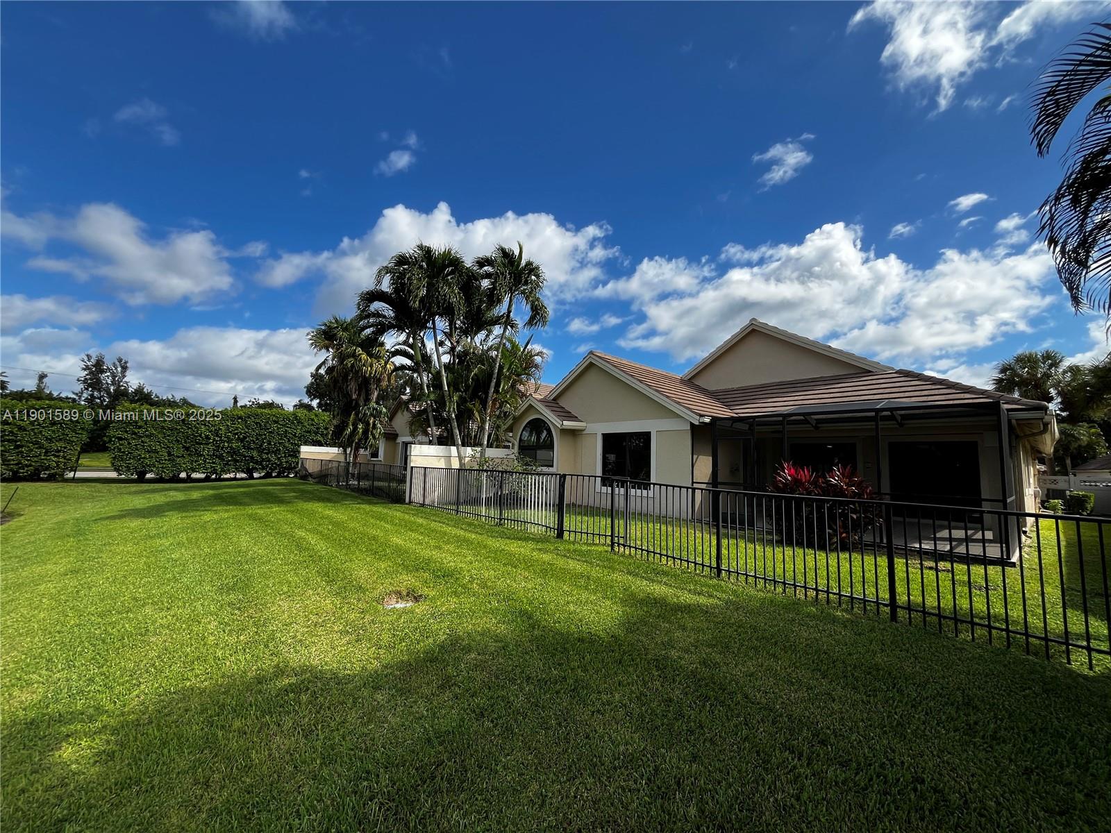 See details 8079 2 / 3 1829 sq. ft. $ 2025-10-23 0 Photo