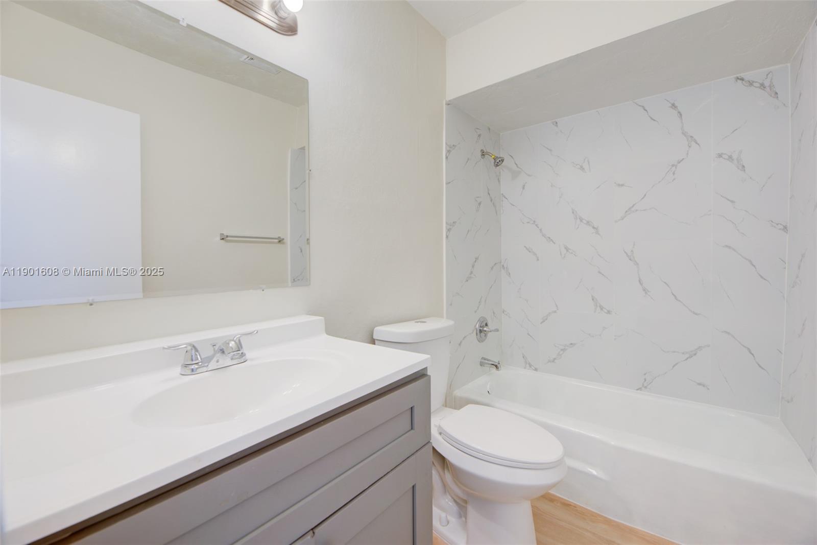 See details   /  3935 sq. ft. $ 2025-10-23 0 Photo