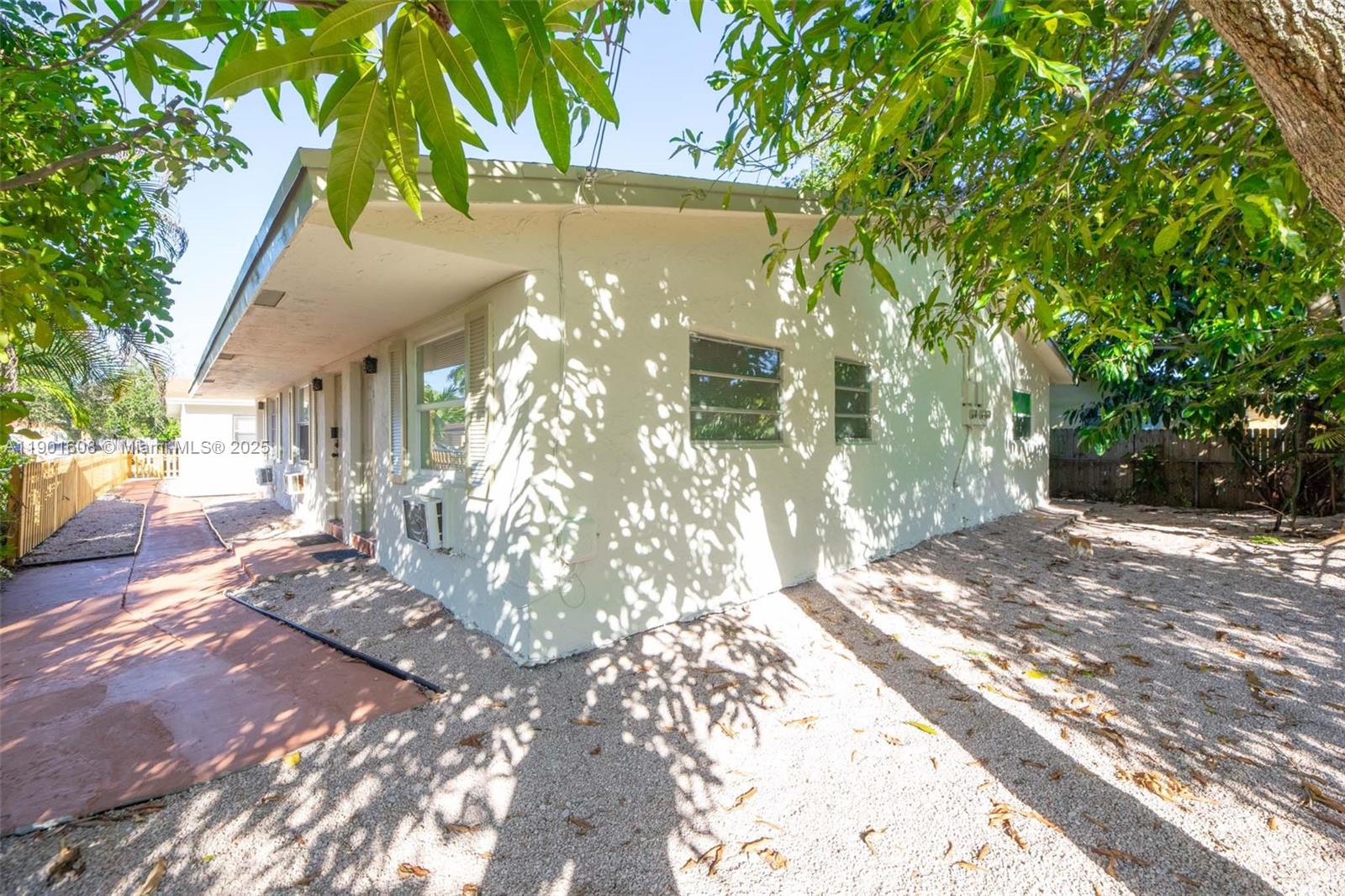 See details   /  3935 sq. ft. $ 2025-10-23 0 Photo