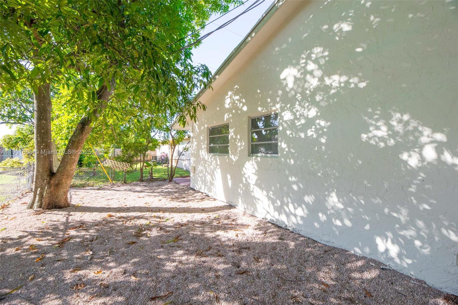 See details   /  3935 sq. ft. $ 2025-10-23 0 Photo