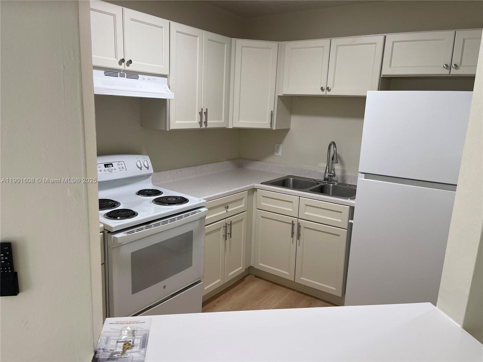 Подробнее   /  3935 кв.футов $ 2025-10-23 0 Фото