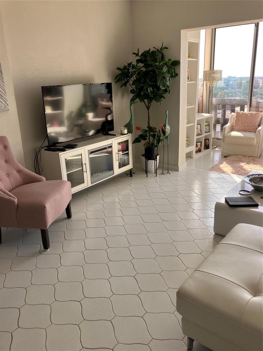 1012 2 / 2 1132 sq. ft. $ 2026-04-29 0 Photo