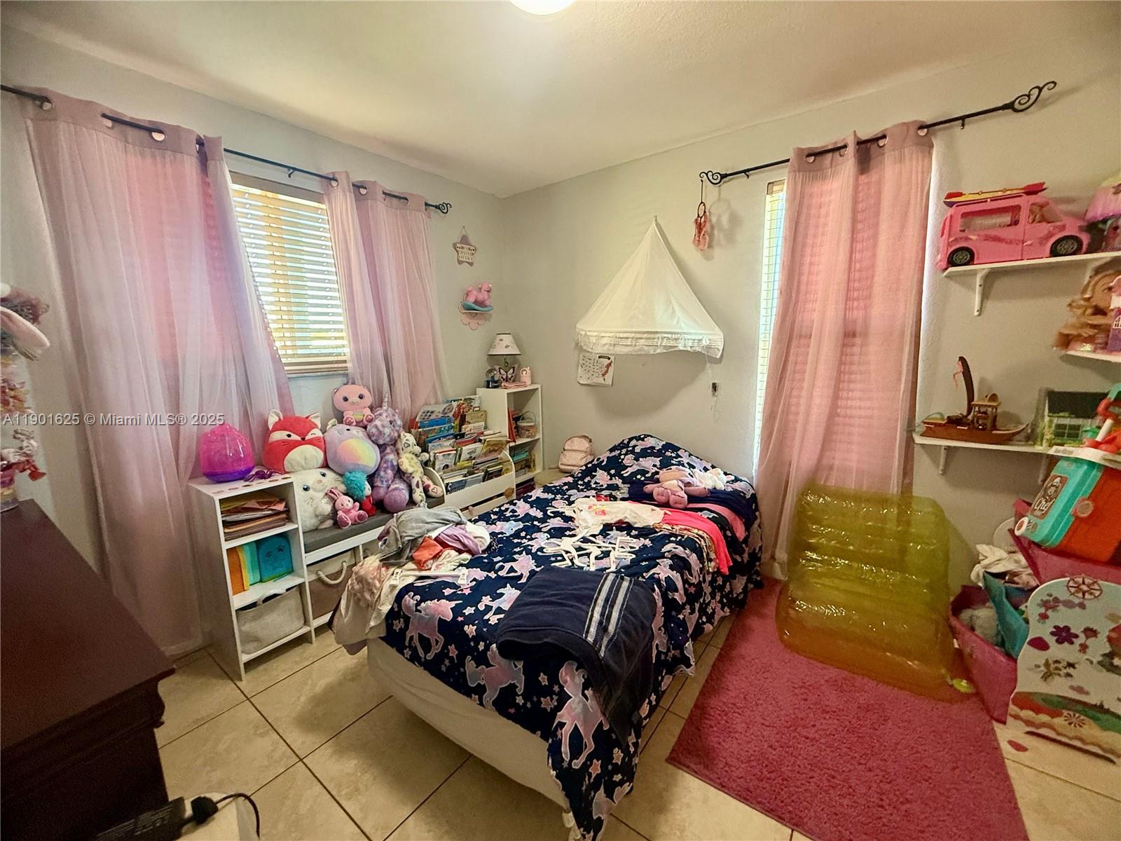 See details   /  3196 sq. ft. $ 2025-10-23 0 Photo