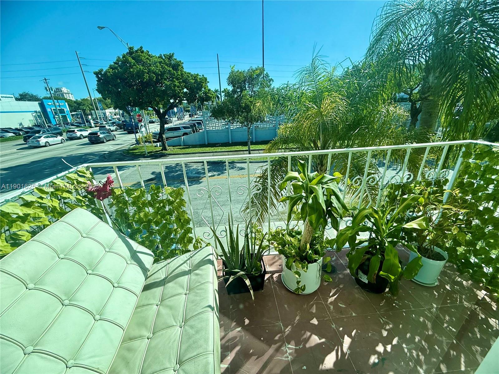 See details   /  3196 sq. ft. $ 2025-10-23 0 Photo