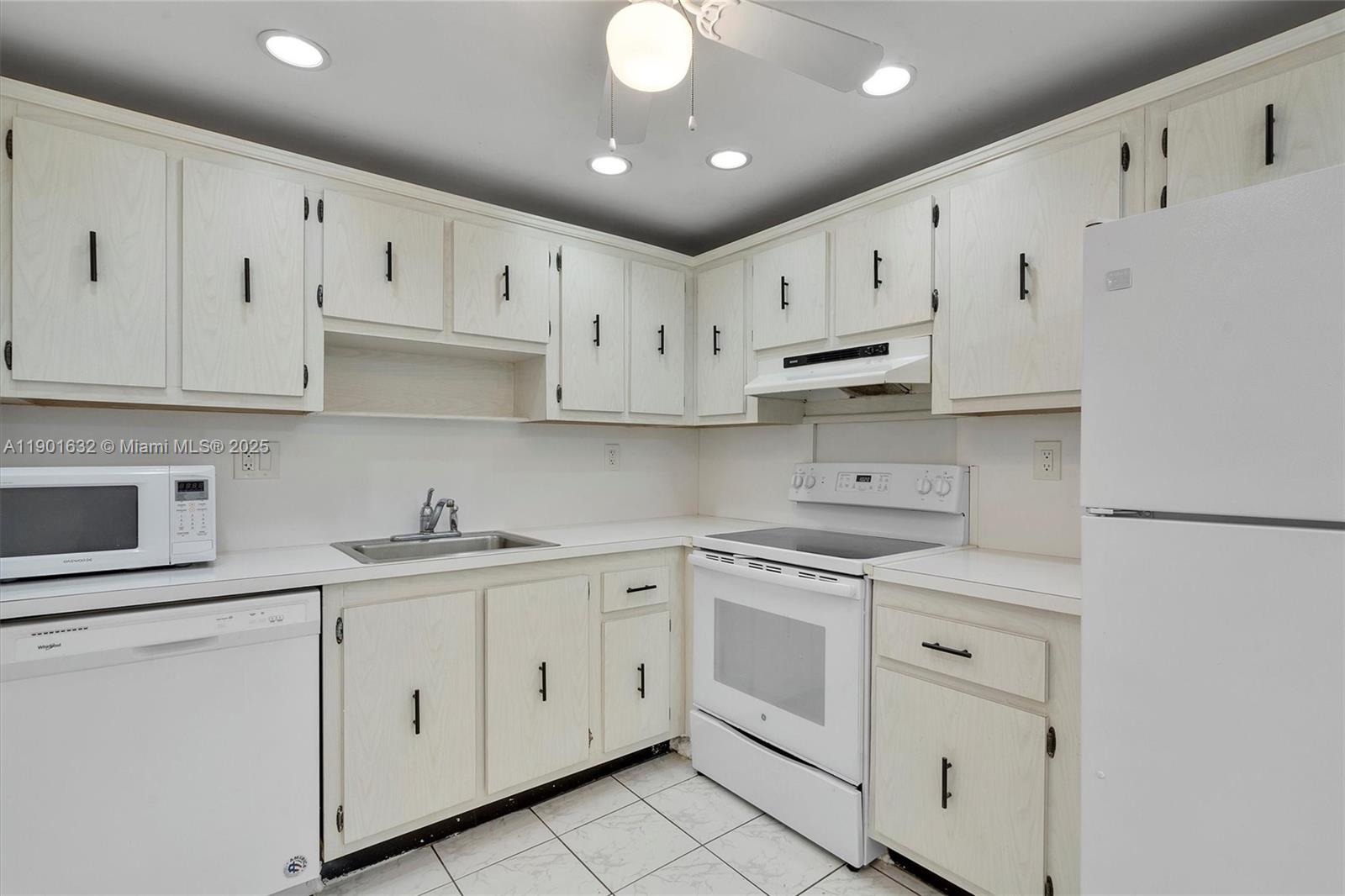 Photo of 600 Three Islands Blvd  #510, Hallandale Beach, Florida, 33009 -
