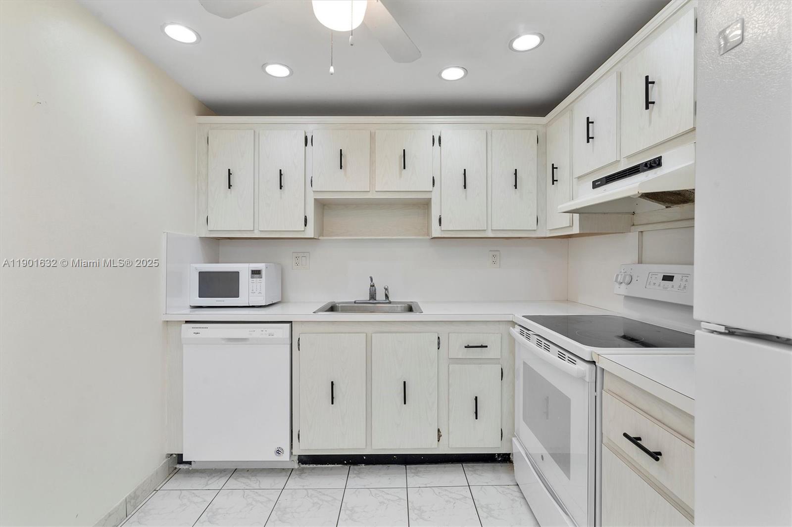 Photo of 600 Three Islands Blvd  #510, Hallandale Beach, Florida, 33009 -