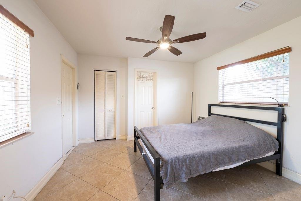   / 0 2300 sq. ft. $ 2026-06-21 0 foto