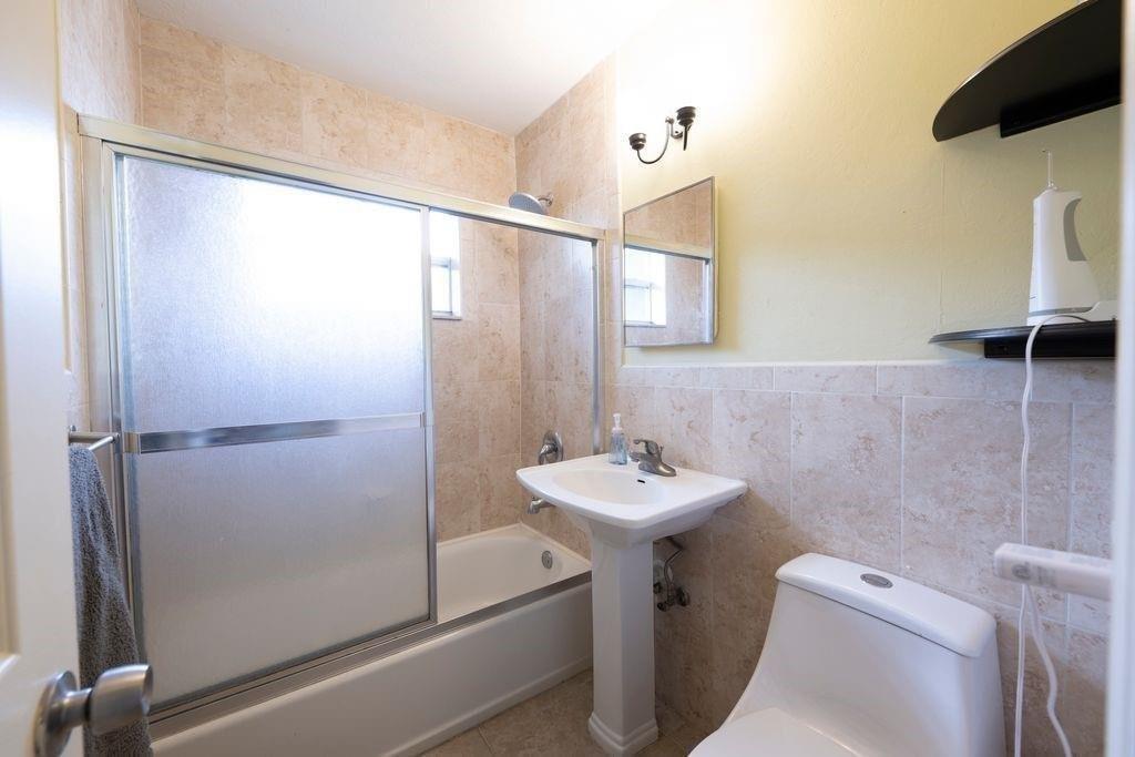   / 0 2300 sq. ft. $ 2026-06-21 0 foto