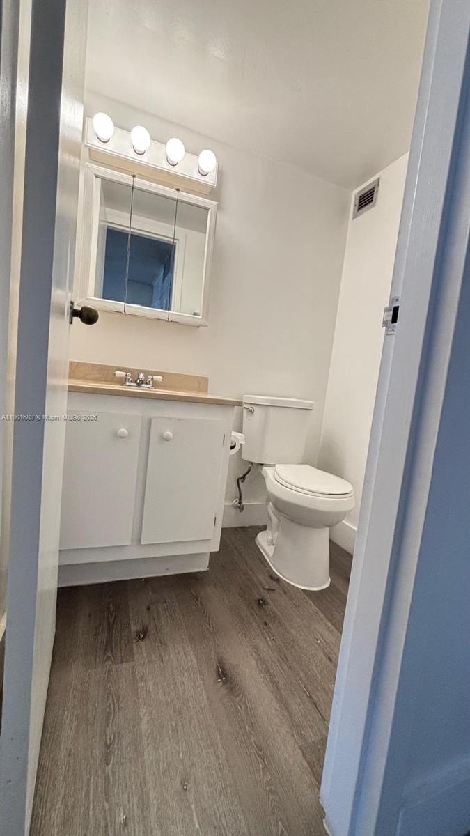 Photo of 16919 Bay Rd  #909, Sunny Isles Beach, Florida, 33160 - 