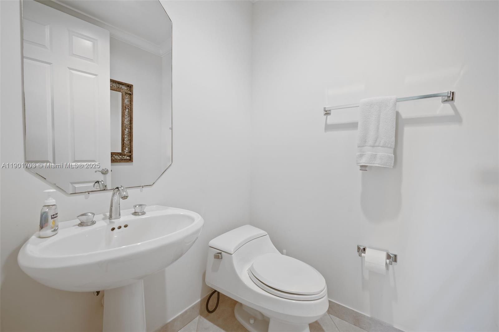 Photo of 20905 32nd Ave  (20905), Aventura, Florida, 33180 - 