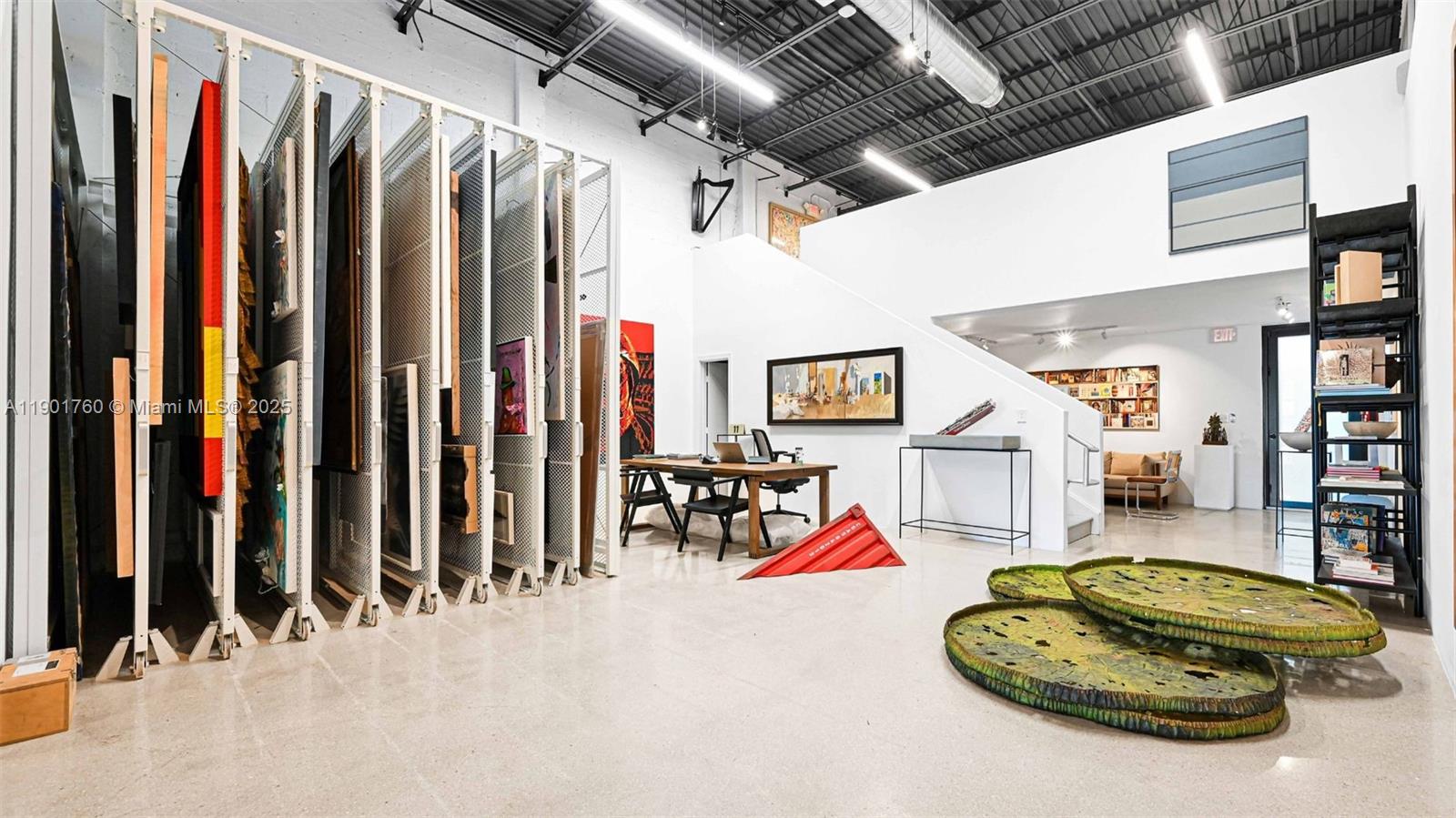 See details   /   sq. ft. $ 2025-10-23 0 Photo