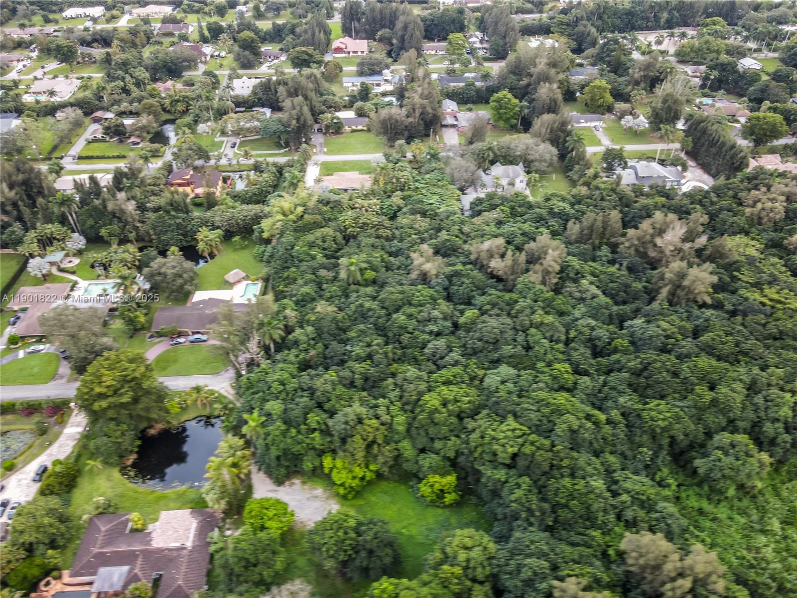 Подробнее / кв.футов $ 2025-10-23 0 Фото