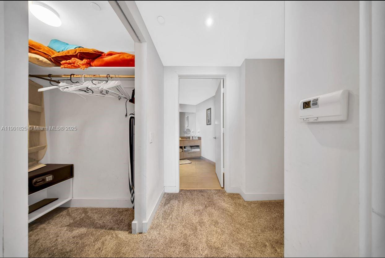 See details 1212 1 / 1 869 sq. ft. $ 2025-10-23 0 Photo