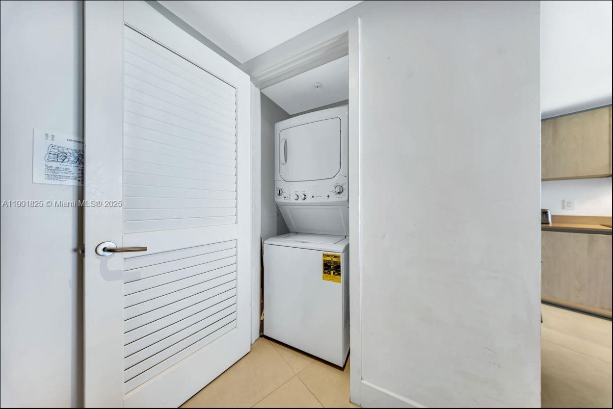 See details 1212 1 / 1 869 sq. ft. $ 2025-10-23 0 Photo
