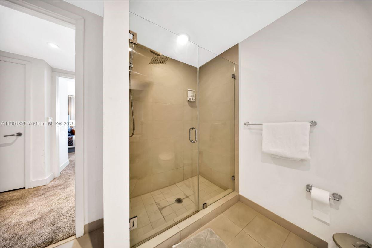 See details 1212 1 / 1 869 sq. ft. $ 2025-10-23 0 Photo