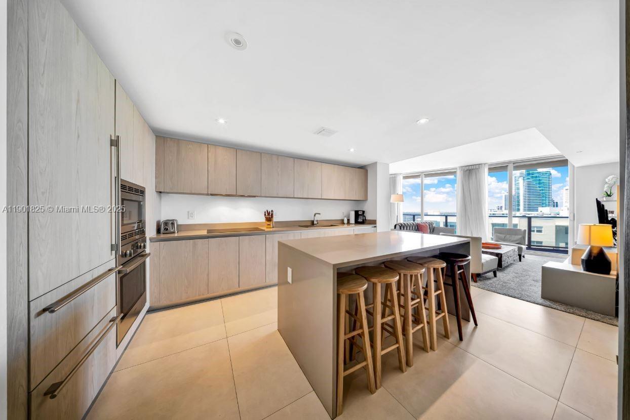 See details 1212 1 / 1 869 sq. ft. $ 2025-10-23 0 Photo