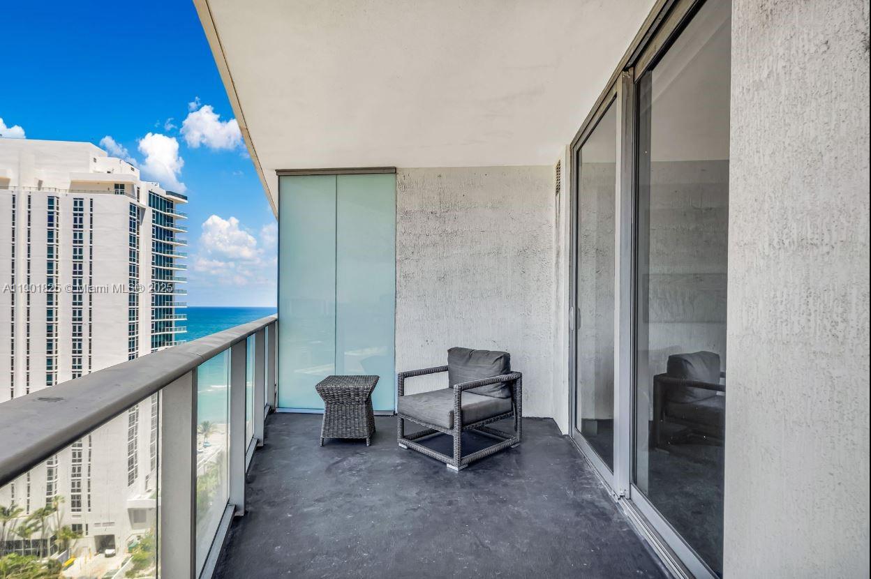 See details 1212 1 / 1 869 sq. ft. $ 2025-10-23 0 Photo