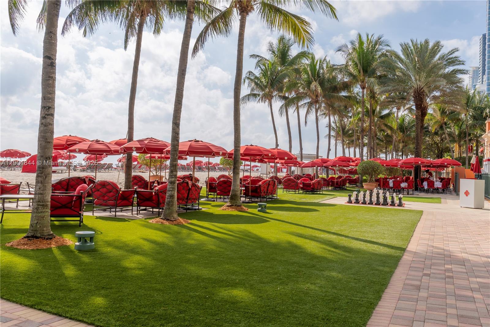 4305 3 / 3 2214 sq. ft. $ 2025-10-23 0 Photo