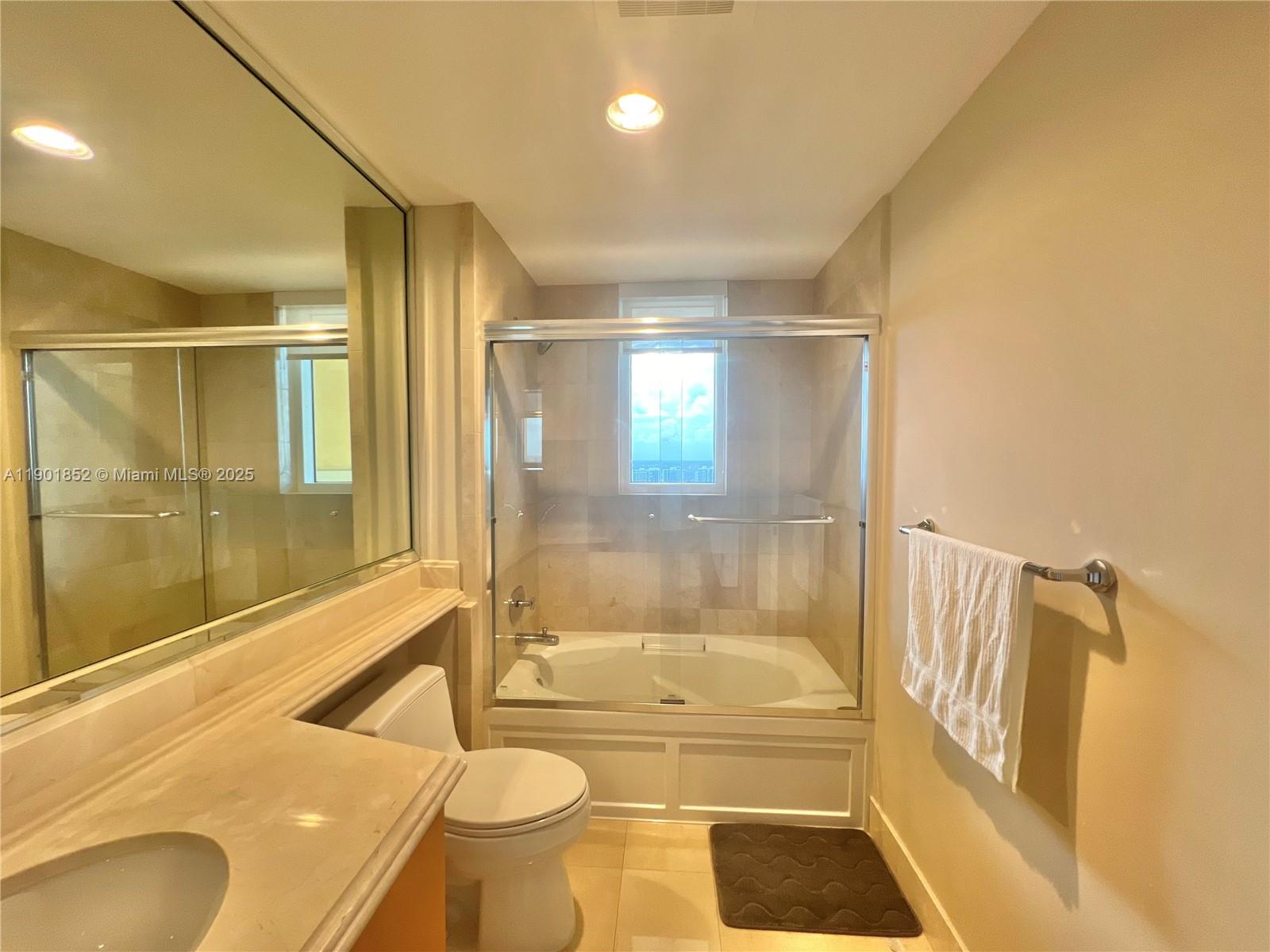 4305 3 / 3 2214 sq. ft. $ 2025-10-23 0 Photo