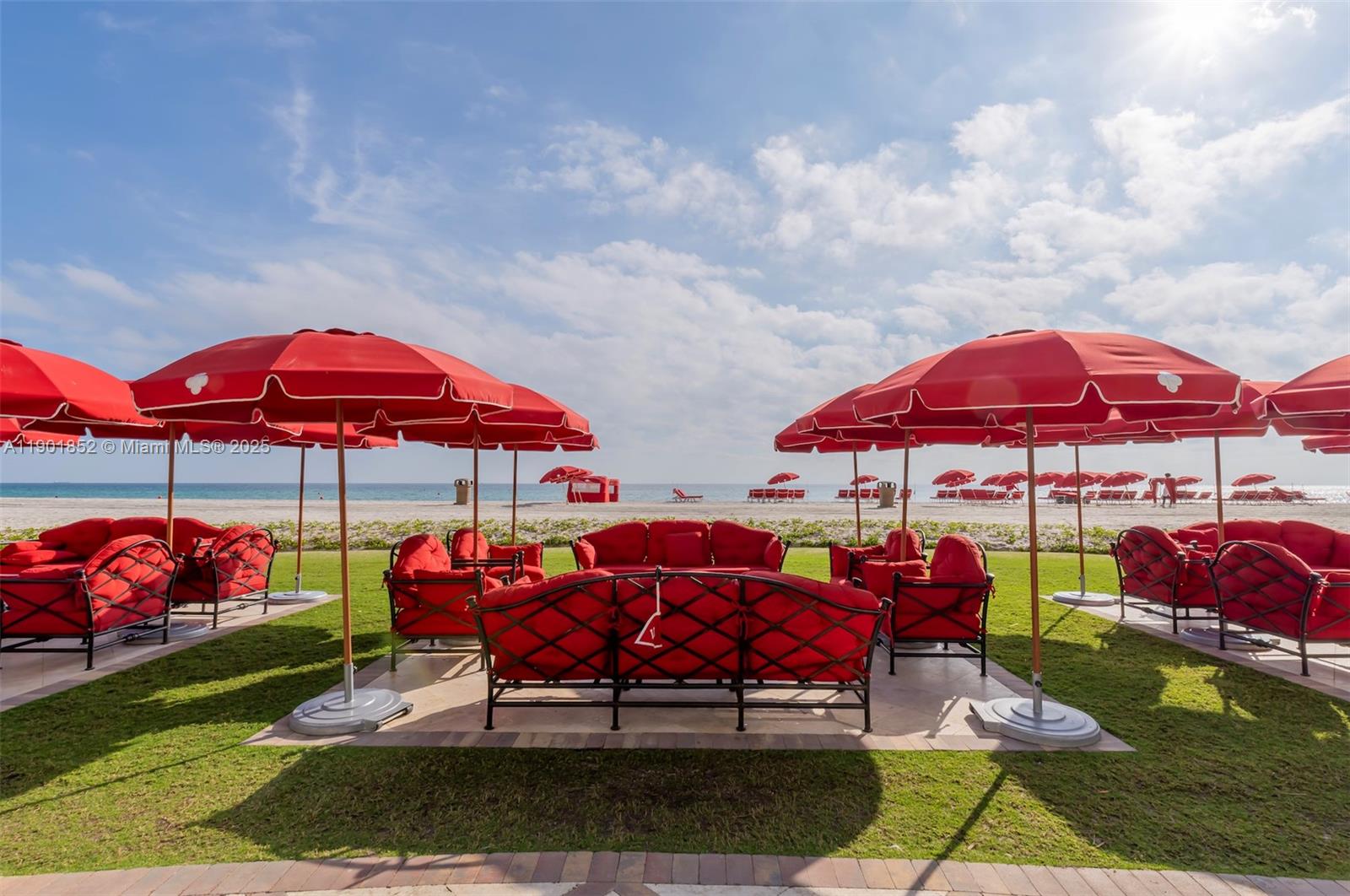 4305 3 / 3 2214 sq. ft. $ 2025-10-23 0 Photo