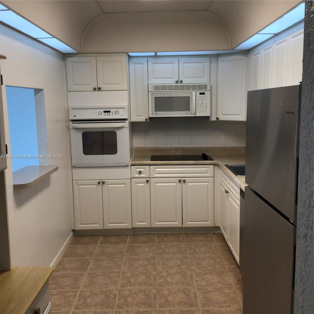 Photo of 19390 Collins Ave  #611, Sunny Isles Beach, Florida, 33160 - 