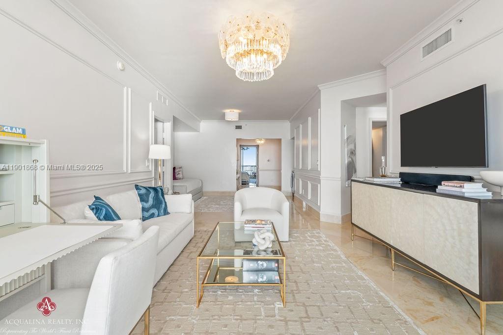 3404 3 / 3 2031 sq. ft. $ 2025-10-23 0 Photo