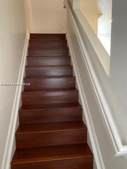 Ver detalles   /  5101 sq. ft. $ 2025-10-23 0 foto