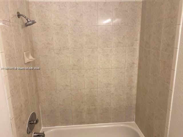 Ver detalles   /  5101 sq. ft. $ 2025-10-23 0 foto