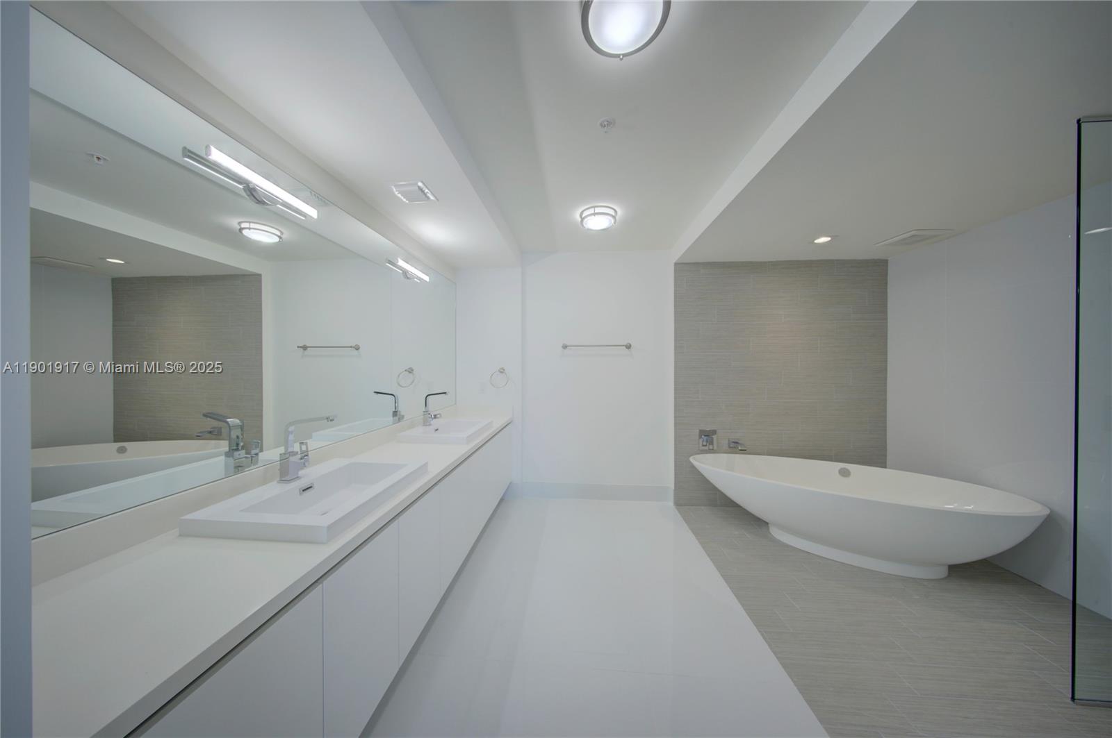 See details 4-1904 2 / 3 1541 sq. ft. $ 2025-10-24 0 Photo