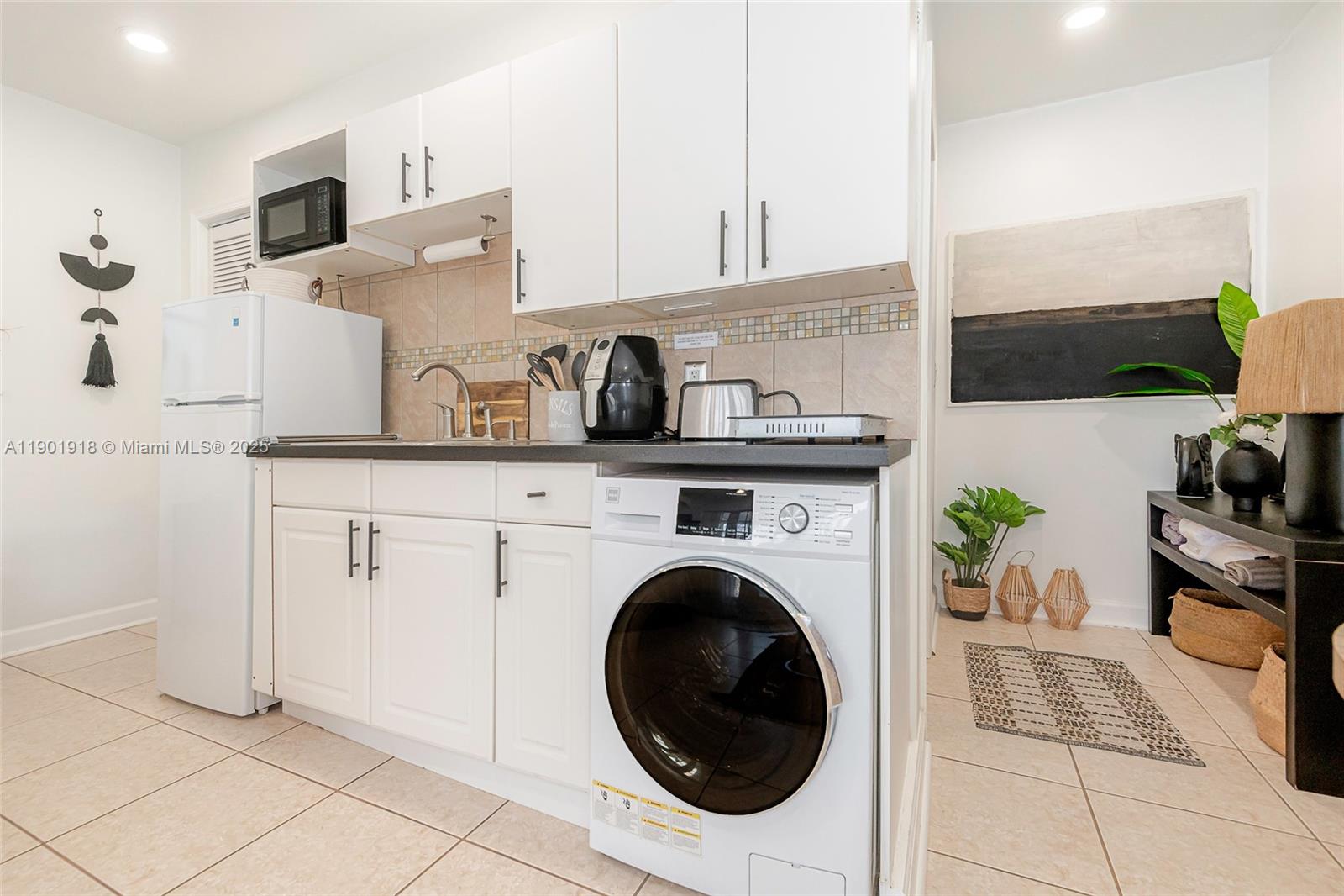 Ver detalles   /  1214 sq. ft. $ 2025-10-24 0 foto