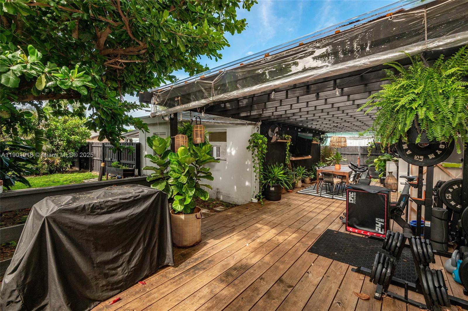 Ver detalles   /  1214 sq. ft. $ 2025-10-24 0 foto