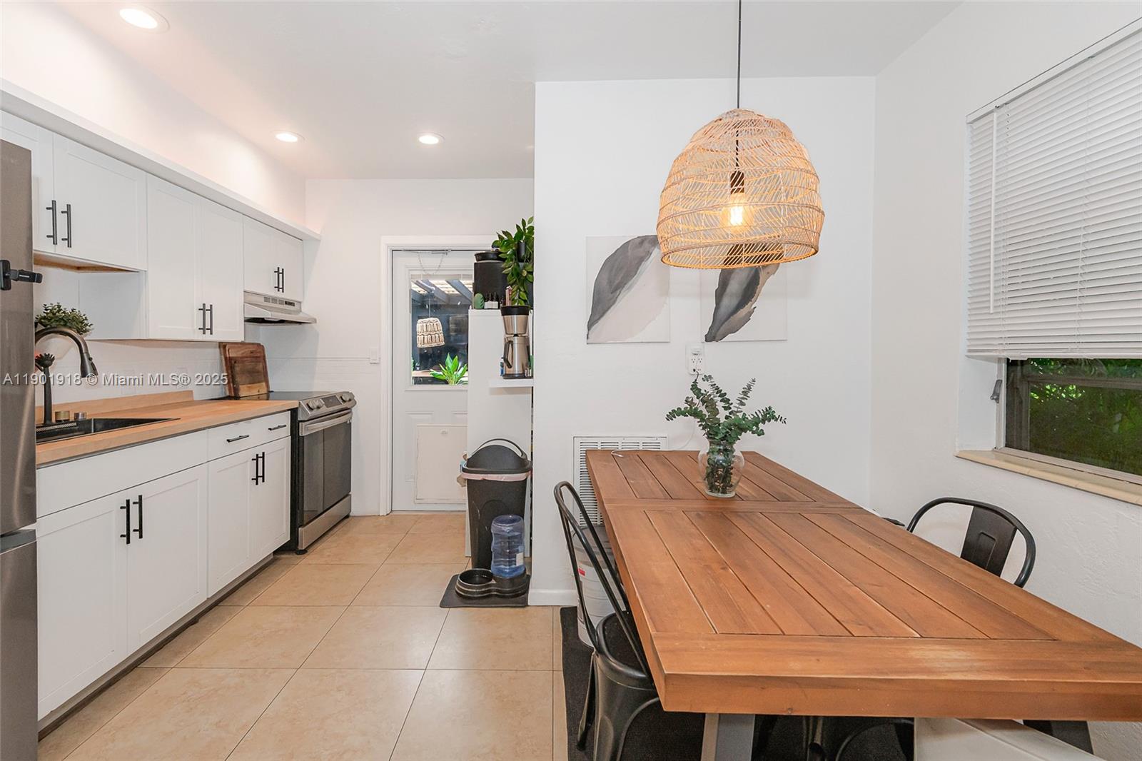 Ver detalles   /  1214 sq. ft. $ 2025-10-24 0 foto