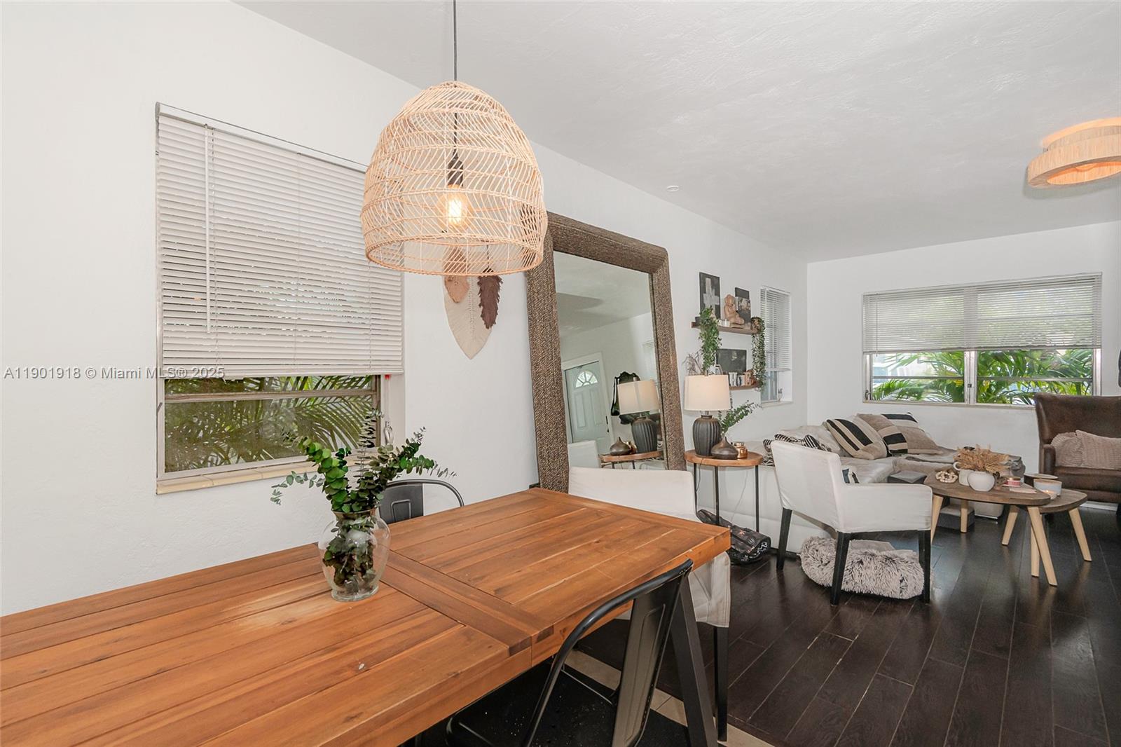 Ver detalles   /  1214 sq. ft. $ 2025-10-24 0 foto