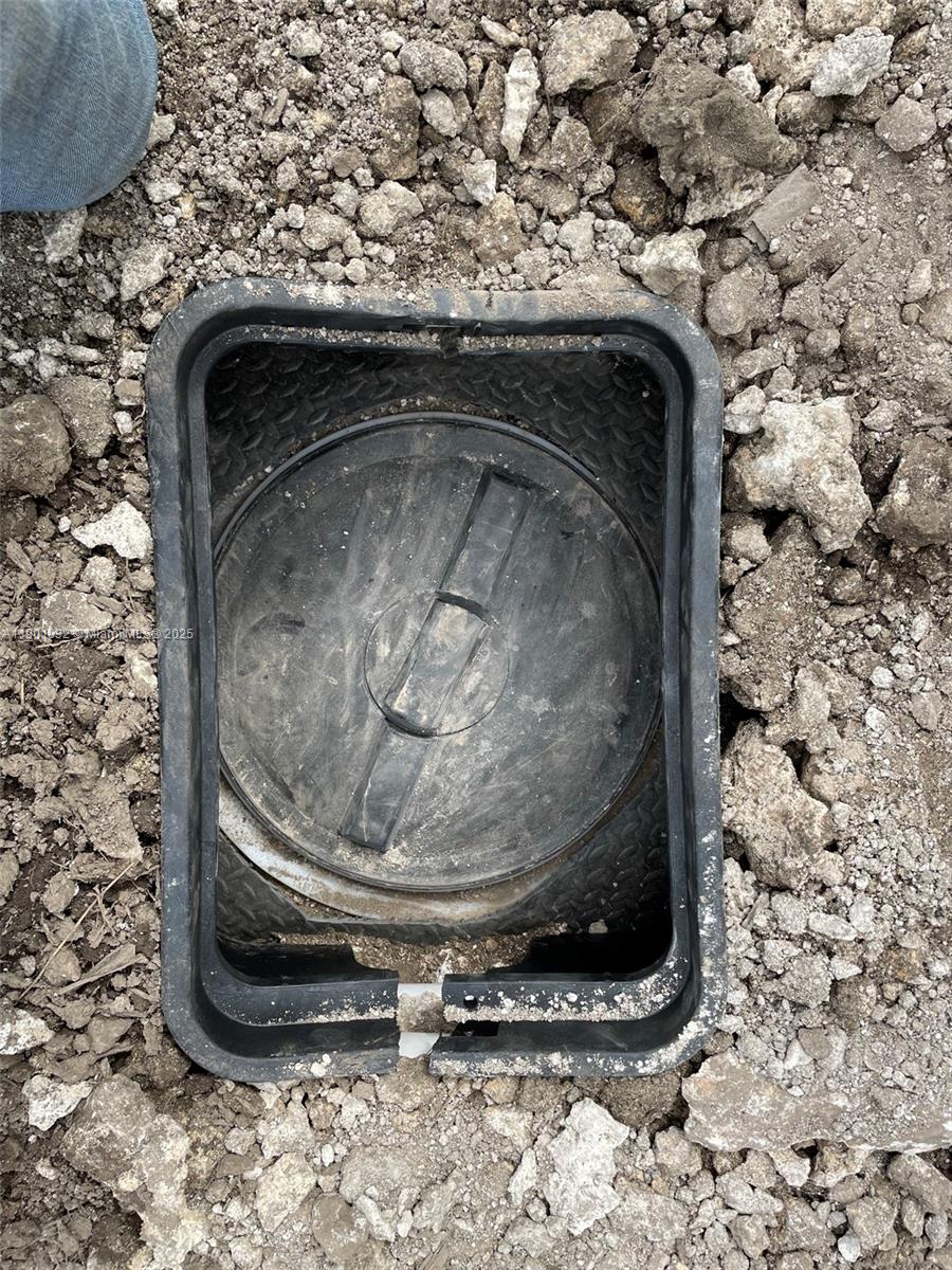 See details   /   sq. ft. $ 2025-10-24 0 Photo