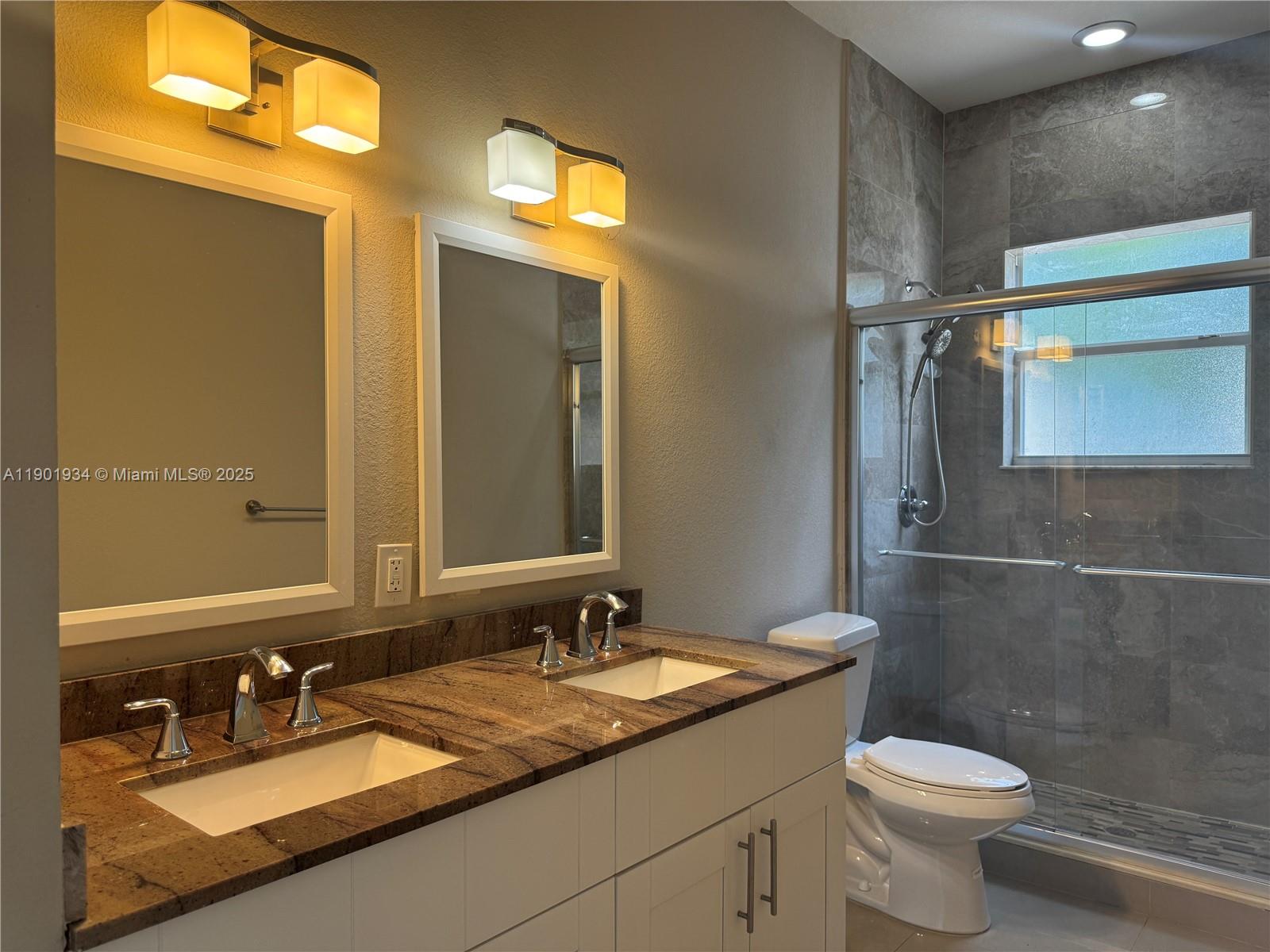 Ver detalles   /  2840 sq. ft. $ 2025-10-24 0 foto