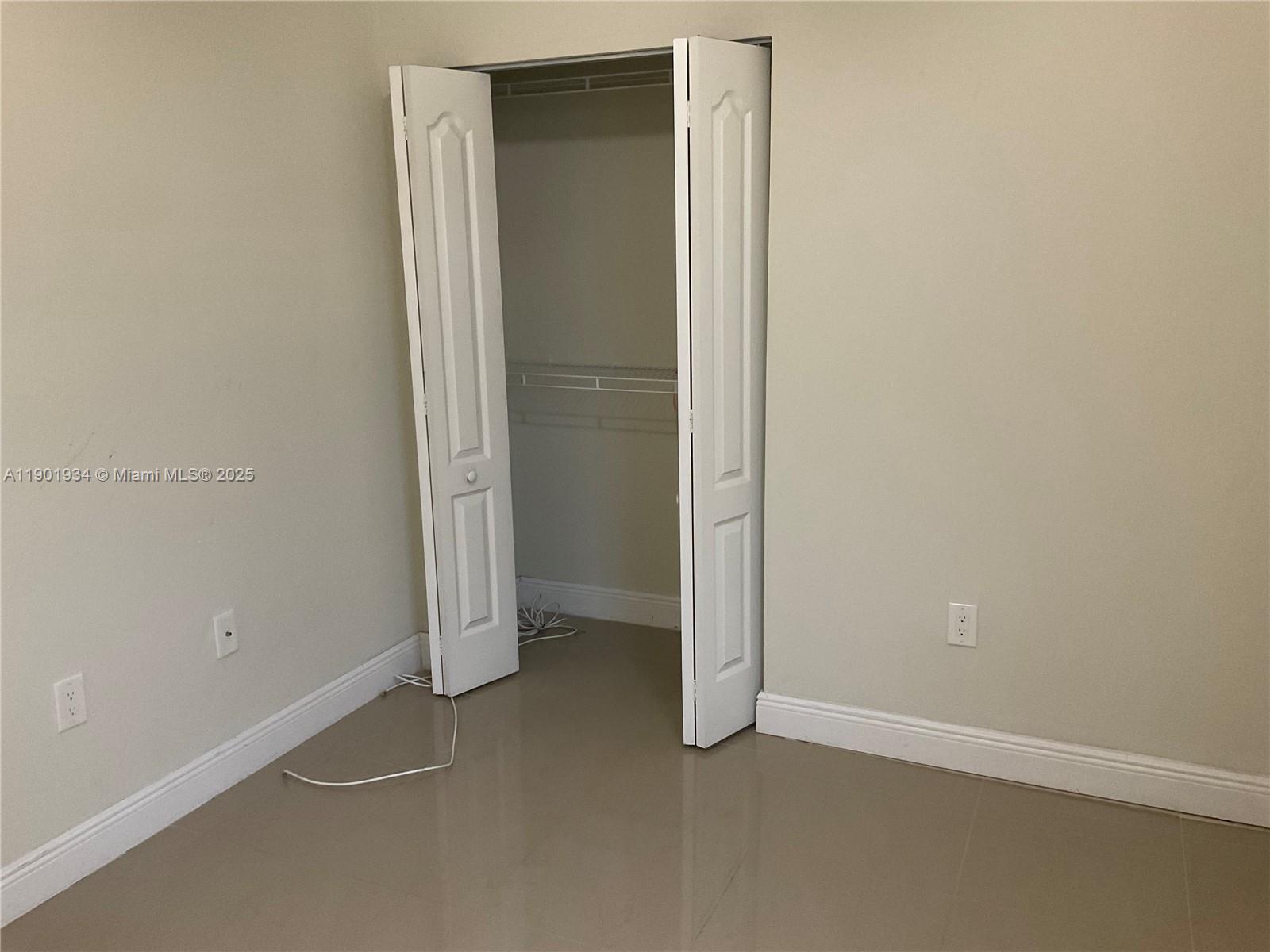 Ver detalles   /  2840 sq. ft. $ 2025-10-24 0 foto