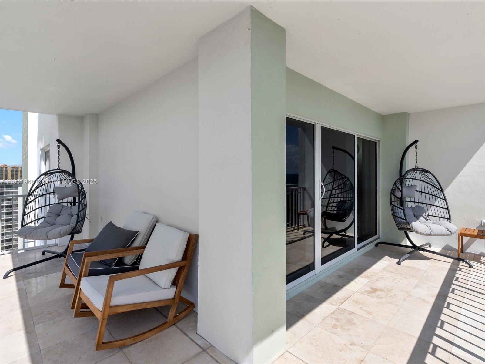 1722 2 / 2 1295 sq. ft. $ 2025-10-24 0 Photo