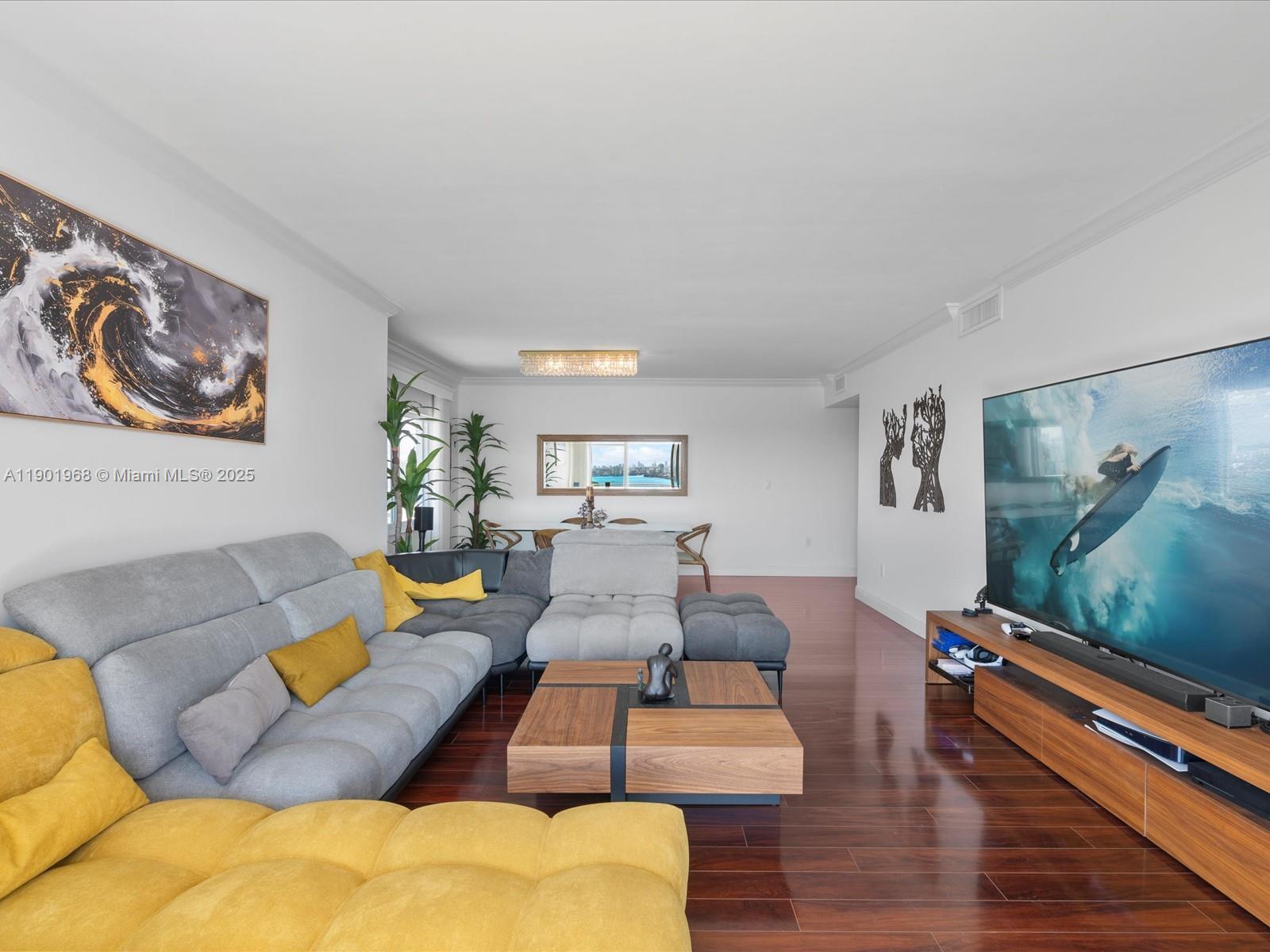 1722 2 / 2 1295 sq. ft. $ 2025-10-24 0 Photo