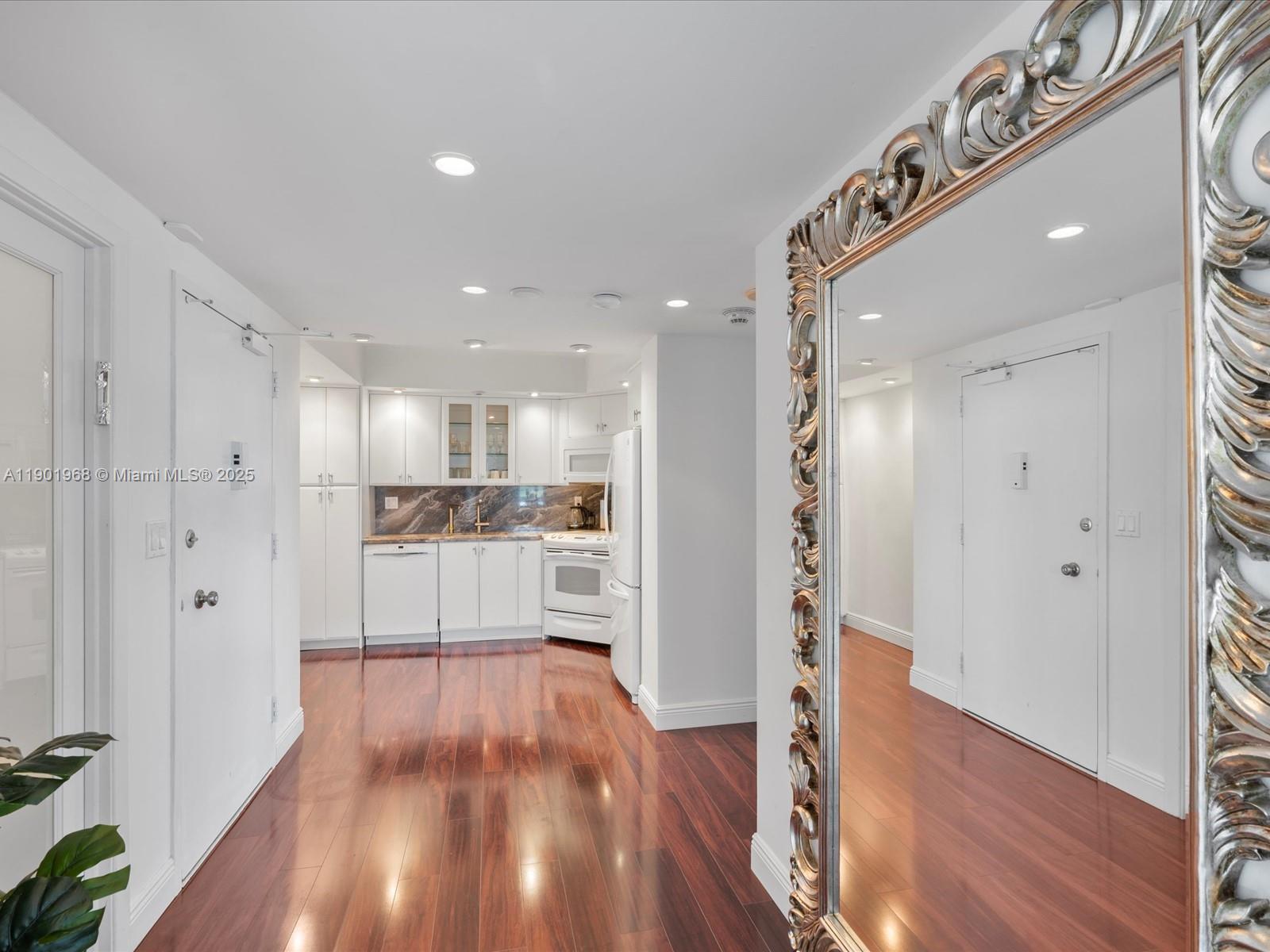 1722 2 / 2 1295 sq. ft. $ 2025-10-24 0 Photo