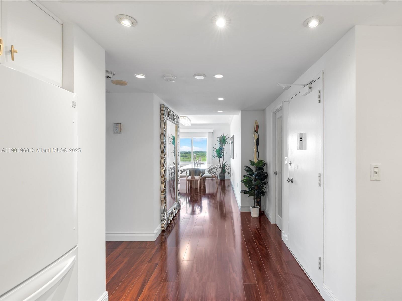 1722 2 / 2 1295 sq. ft. $ 2025-10-24 0 Photo