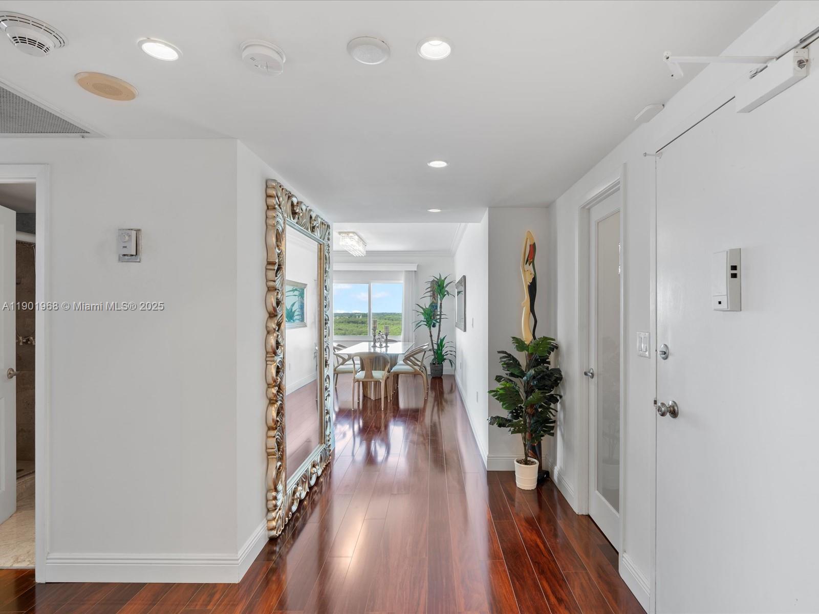 1722 2 / 2 1295 sq. ft. $ 2025-10-24 0 Photo