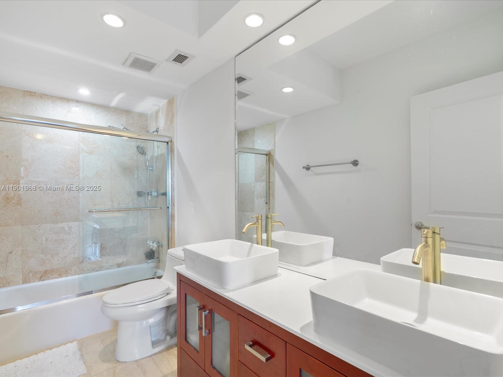 1722 2 / 2 1295 sq. ft. $ 2025-10-24 0 Photo